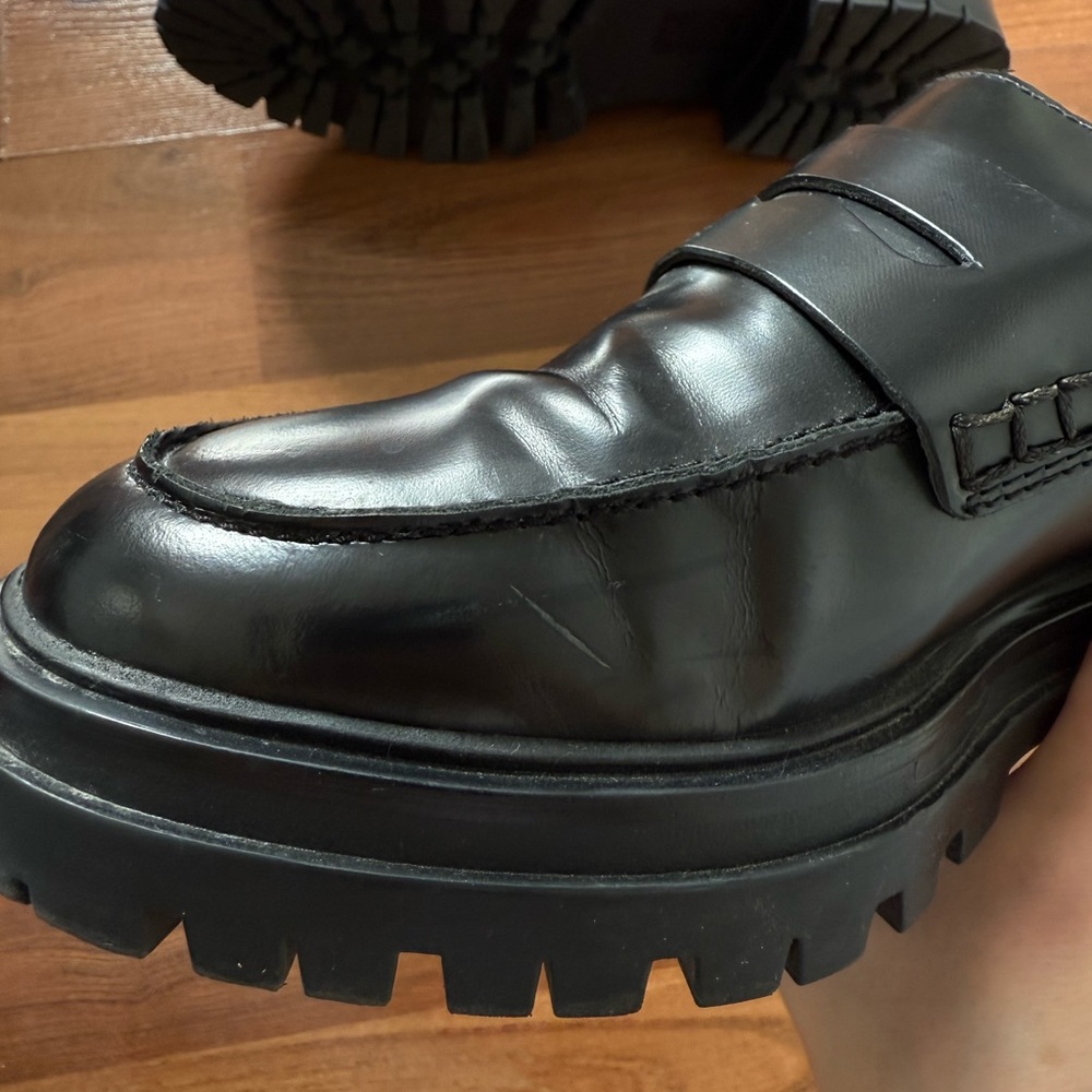 Floyd Black Loafer Slip on Glossy finish Shoes Women’s size 37 - Picture 9 of 9